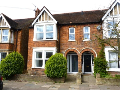 4 bedroom semi-detached house for sale in Merton Road, Bedford, MK40
