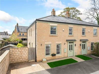 4 bedroom semi-detached house for sale in Oxclose Road, Boston Spa, Wetherby, West Yorkshire, LS23