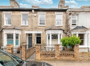 4 bedroom terraced house for rent in Coleford Road, London, SW18