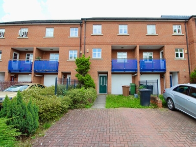 4 bedroom terraced house for rent in Fletton Avenue, Fletton, Peterborough, PE2