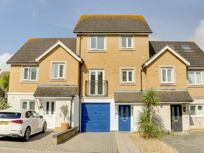 4 bedroom terraced house for sale in Centurion Gate, Southsea, PO4