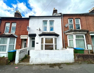 4 bedroom terraced house for sale in Clausentum Road, Southampton, SO14