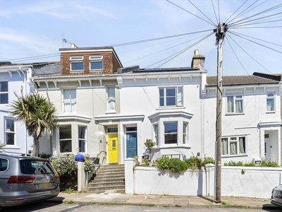 4 bedroom terraced house for sale in Cuthbert Road, Brighton, BN2
