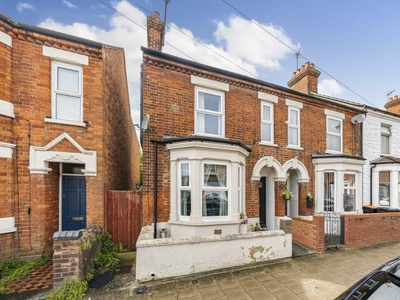 4 bedroom terraced house for sale in Gladstone Street, MK41