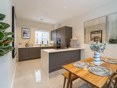 4 Bedroom Town House For Sale In Commonhall Street, Chester