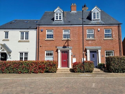 4 Bedroom Town House For Sale In Silsoe, Bedfordshire