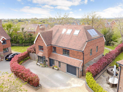 5 Bedroom Detached House For Sale In Burgess Hill