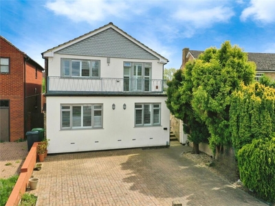 5 bedroom detached house for sale in Chestnut Grove, Purley on Thames, Reading, Berkshire, RG8