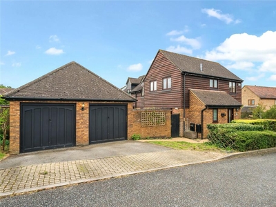 5 bedroom detached house for sale in Haydock Close, Bletchley, Milton Keynes, Buckinghamshire, MK3