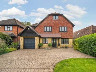 5 bedroom detached house for sale in Hayes Lane, Hayes, BR2