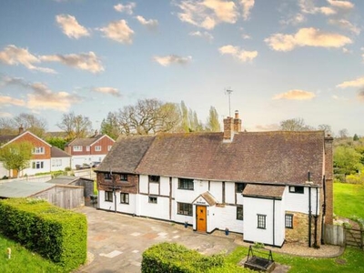 5 Bedroom Detached House For Sale In Oxted