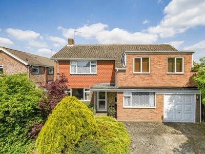 5 Bedroom Detached House For Sale In Staines-upon-thames