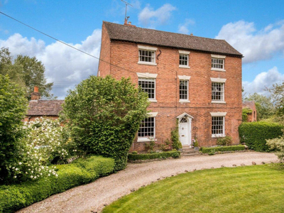 5 bedroom detached house for sale in The Village Powick, Worcestershire, WR2 4QR, WR2
