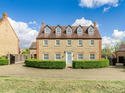 5 bedroom detached house for sale in Whittington Chase, Kingsmead, MK4