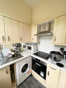 5 bedroom flat for rent in Crighton Place, Leith Walk, Edinburgh, EH7