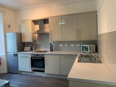 5 Bedroom Flat For Rent In West End, Dundee