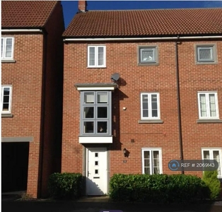 5 bedroom semi-detached house for rent in Ilsley Rd, Basingstoke, RG24
