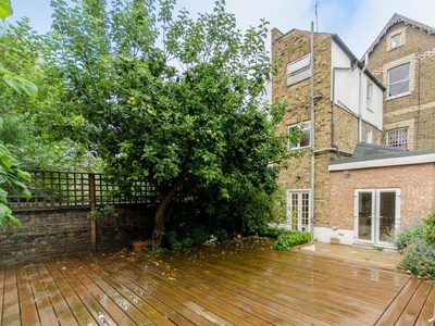 5 bedroom semi-detached house for rent in Mill Lane, West Hampstead, London, NW6
