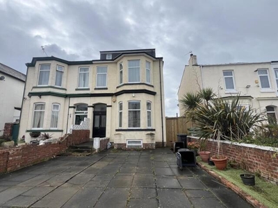 5 Bedroom Semi-detached House For Sale In Southport