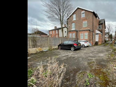 5 bedroom semi-detached house for sale in Urmston Lane Stretford, Manchester, M32