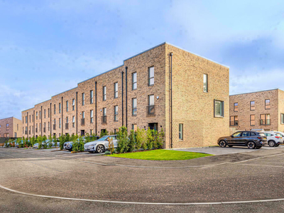 5 bedroom town house for sale in School Drive,
Glasgow,
G13 1FQ, G13