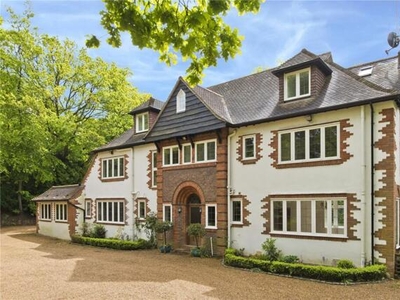 6 Bedroom Detached House For Rent In Weybridge, Surrey