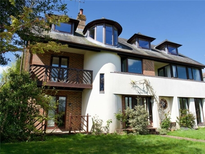 6 bedroom detached house for sale in Clifton Road, Winchester, Hampshire, SO22