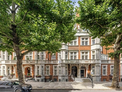 6 bedroom house for sale in South Street, Mayfair, W1K