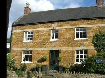 6 Bedroom House Market Harborough Leicestershire