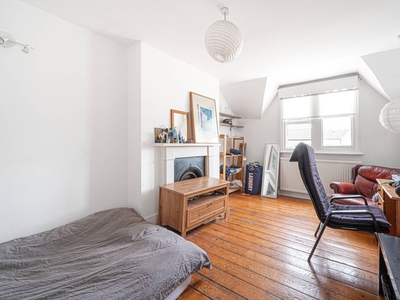 Flat in Agamemnon Road, West Hampstead, NW6