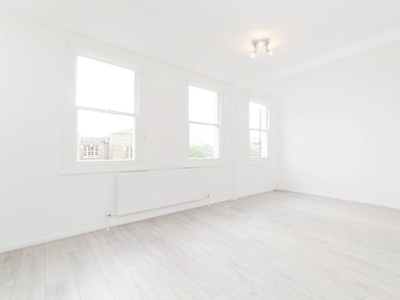 Flat in West End Lane, West Hampstead, NW6