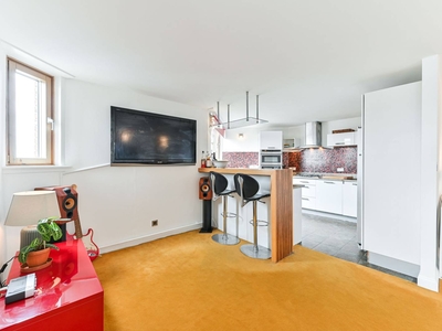 Flat in Whistler Tower, Chelsea, SW10