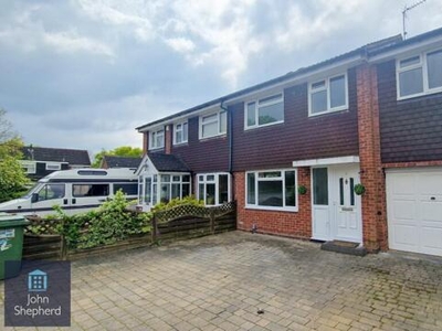 Semi-detached House For Rent In Redditch, Worcestershire
