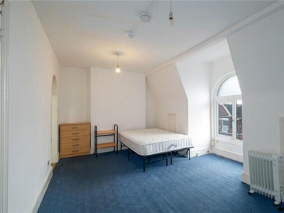 Studio Apartment For Rent In Crouch End, London
