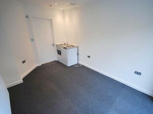 Studio flat for rent in Bamford Avenue, Wembley, Middlesex, HA0 1NA, HA0