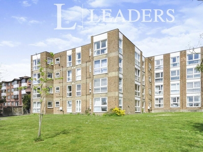Studio flat for rent in Cromarty Court, Bromley, BR1