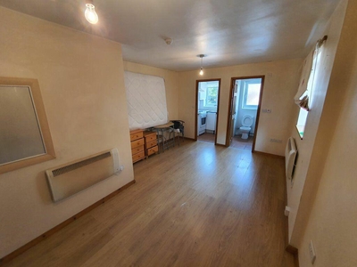 Studio flat for rent in Flat, Derby, Derbyshire, DE1