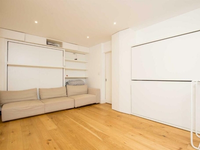 Studio flat for rent in Ivor Court, Gloucester Place, NW1