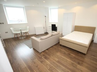 Studio flat for rent in The Heart Media City UK M50