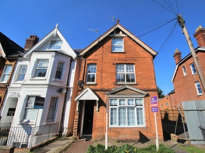 Studio flat for rent in York Road, Guildford, GU1