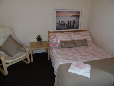 1 bedroom flat share to rent Eccles, M30 0DX