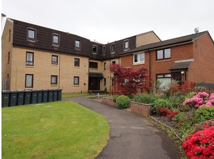 1 bed first floor flat for sale in Chesser