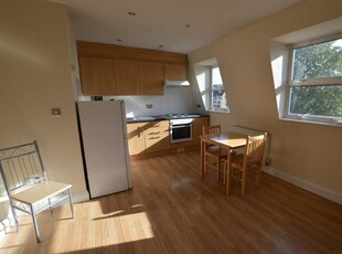 1 bedroom flat for rent in High Road Leyton, London, E10