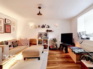 1 bedroom flat for rent in Natal Road, SW16