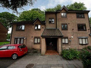2 bedroom apartment for rent in Crescent Avenue, Prestwich, M25