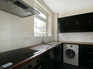 2 bedroom apartment for rent in Dorrington Court, South Norwood Hill, London, SE25