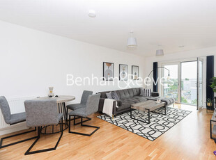 2 bedroom apartment for rent in Lakeside Drive, Park Royal, NW10
