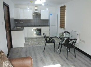 2 bedroom apartment for rent in Stretford Road, Old Trafford, Manchester, M16