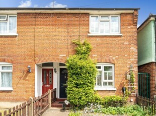 2 bedroom end of terrace house for rent in Queens Road, Finchley, N3