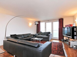 2 bedroom flat for rent in New Providence Wharf, 1 Fairmont Avenue, Nr Canary Wharf, London, E14